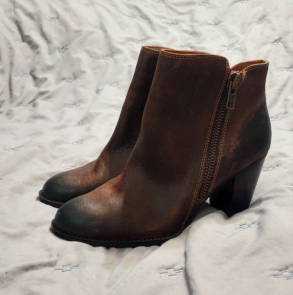 SOFFT Women's Wera Brown Distressed Leather Mid Heel Ankle Boots 9 Minimal